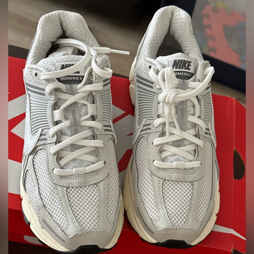 COPY - Nike zoom Vomero 5